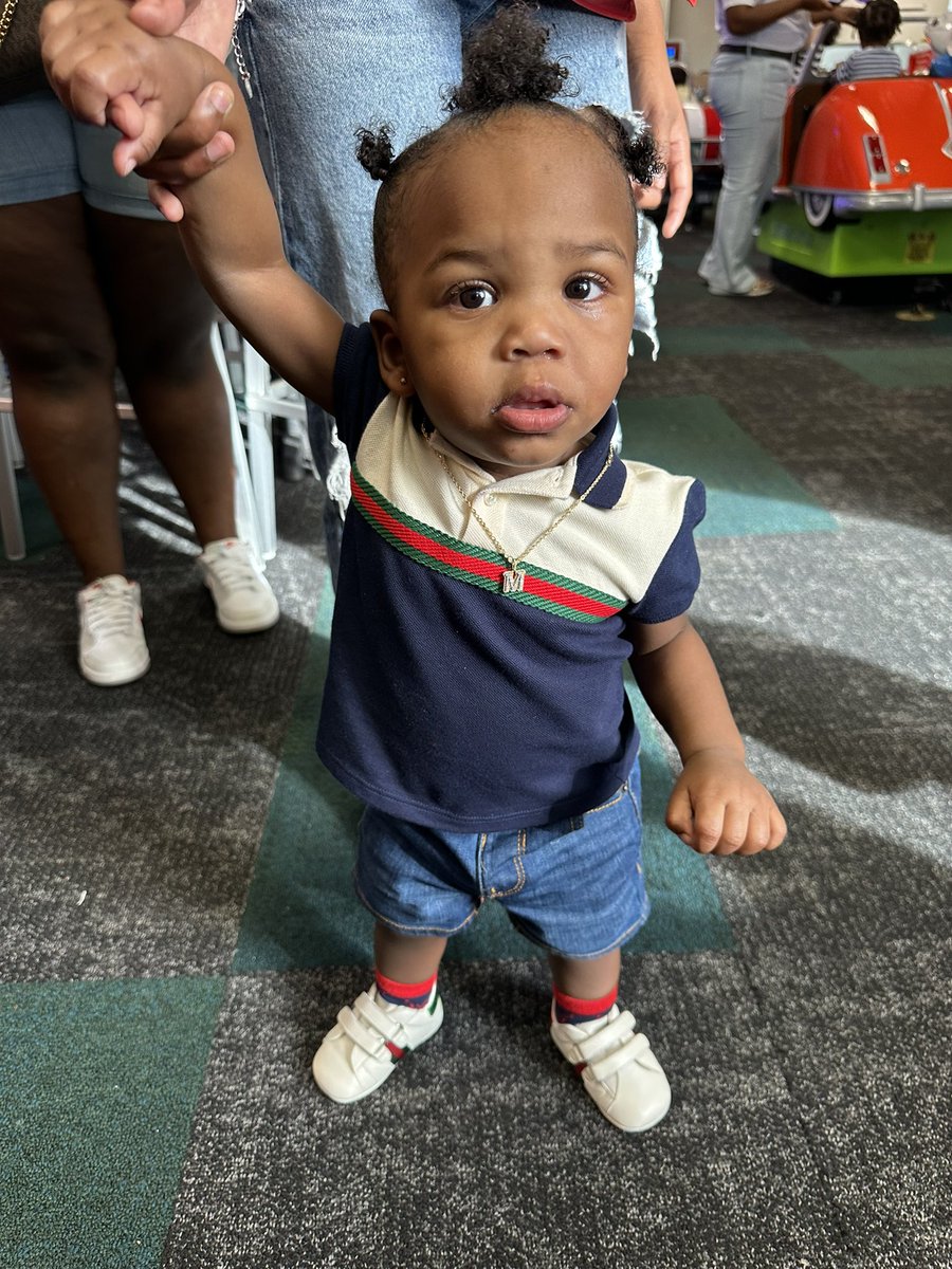 _breadwinner23's tweet photo. spend my free time with my kids put my lil boy on game HAPPY FIRST BIRTHDAY SON !!!#hegucci #foreverstr8 #cbfw 😎💪🏾💚 https://t.co/SirHZgK5JV