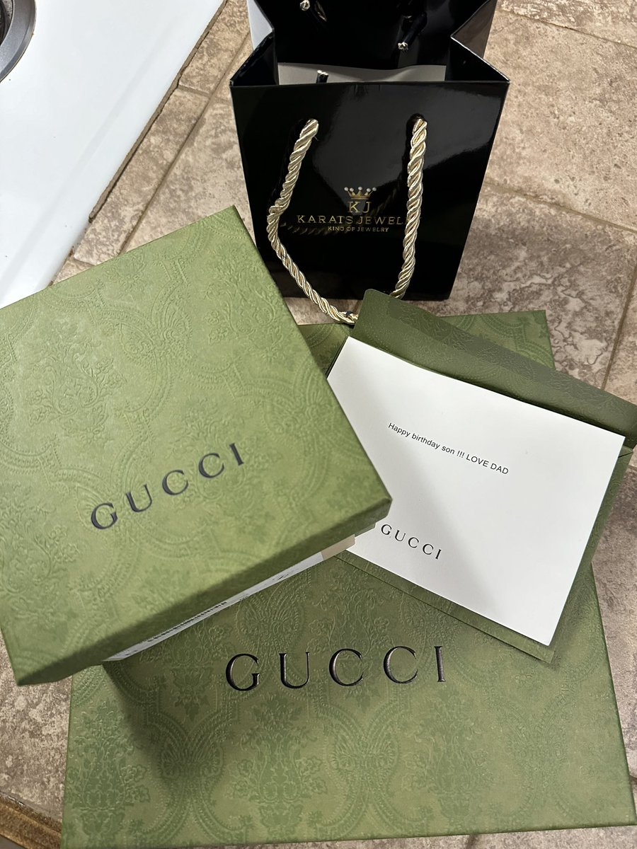 _breadwinner23's tweet photo. spend my free time with my kids put my lil boy on game HAPPY FIRST BIRTHDAY SON !!!#hegucci #foreverstr8 #cbfw 😎💪🏾💚 https://t.co/SirHZgK5JV