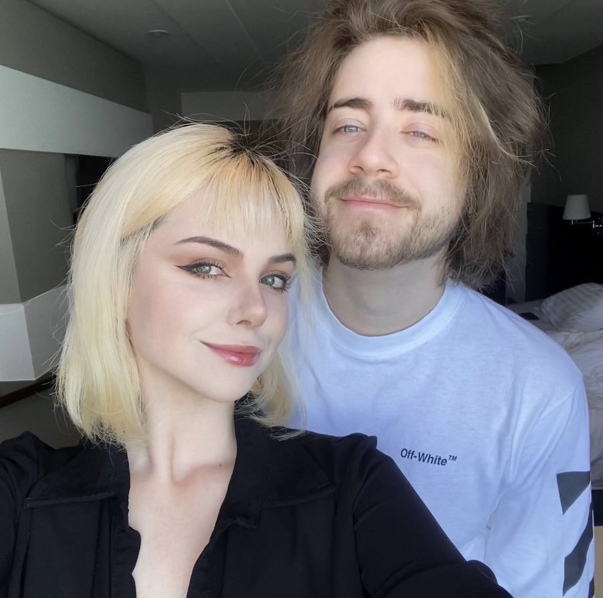 lorenaaorsi's tweet photo. eu                                     meu streamer fav https://t.co/JDz695Uxrh
