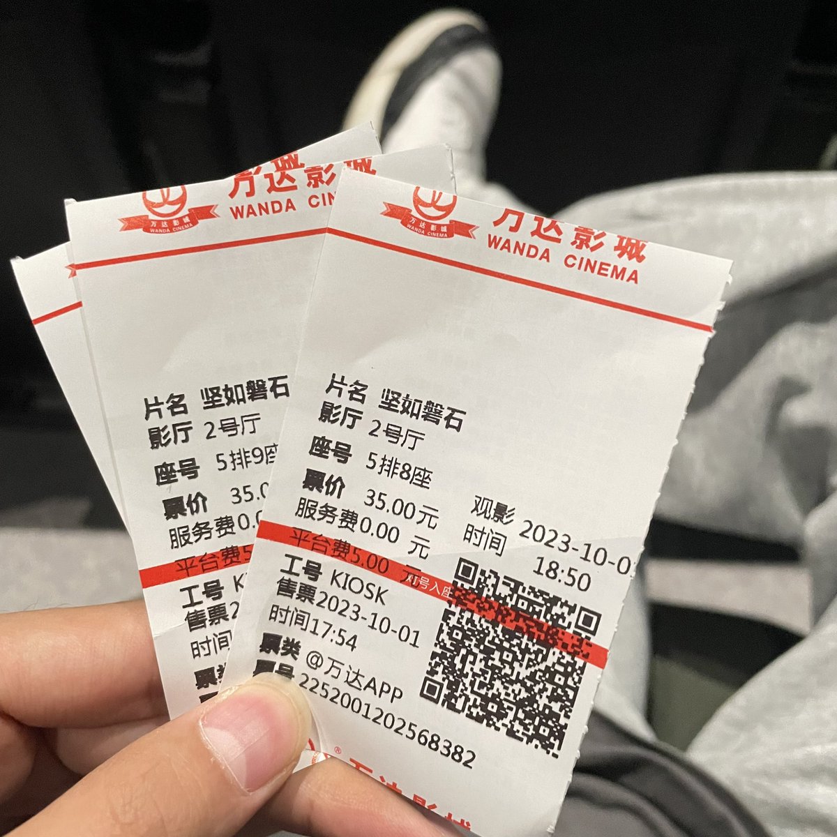 realHaohao1's tweet photo. 两个国庆假期结束了 …我还是很想你😞 https://t.co/KXDu1TmGuw