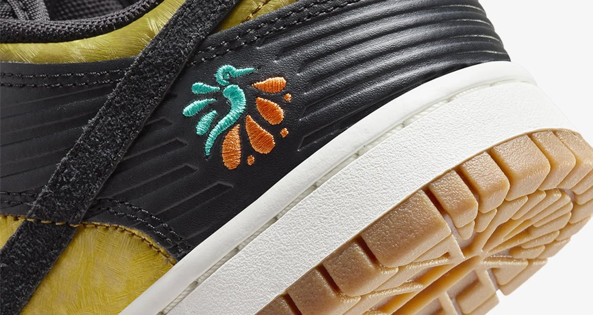eukicks's tweet photo. Nike WMNS Dunk Low “Dia De Los Muertos”
https://t.co/aoKVwou8Ef https://t.co/XLwtRrNcnE