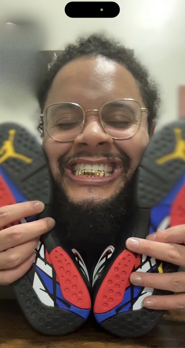 👟😬👟
