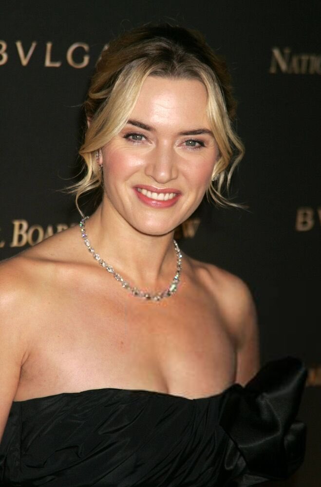 KWFRMedias's tweet photo. 📸 | Nous avons mis à jour notre galerie avec les photos de Kate lors d’apparitions publiques en 2008. 🩶 Visitez : https://t.co/kUl2DjxS46 #KateWinslet https://t.co/jIXDfMSMhj