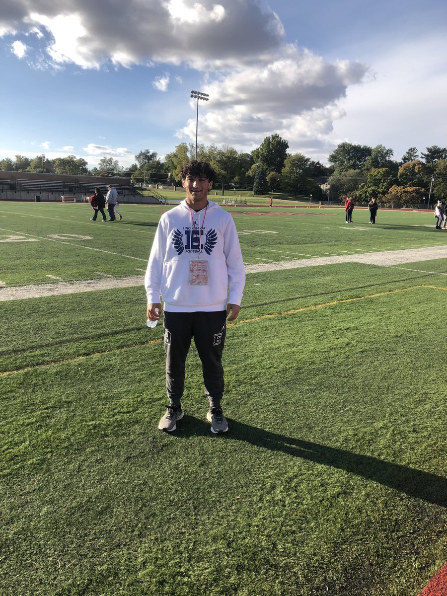 gavinladere9's tweet photo. Thank you @CooperGosch &amp; @MCBraunyBoy for having me out today! Had a great experience! 
🔴⚪️
#rollscots
 @LWEastFootball
 @CoachBigPete
 @EDGYTIM https://t.co/6dK4egC4Ym