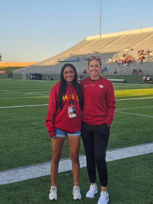 Had so much fun today! 
 <a href="/MSUTexasSB/">Midwestern State Softball</a> <a href="/Coach_AVazquez/">Apdiel Vazquez</a> @CoachBTalley