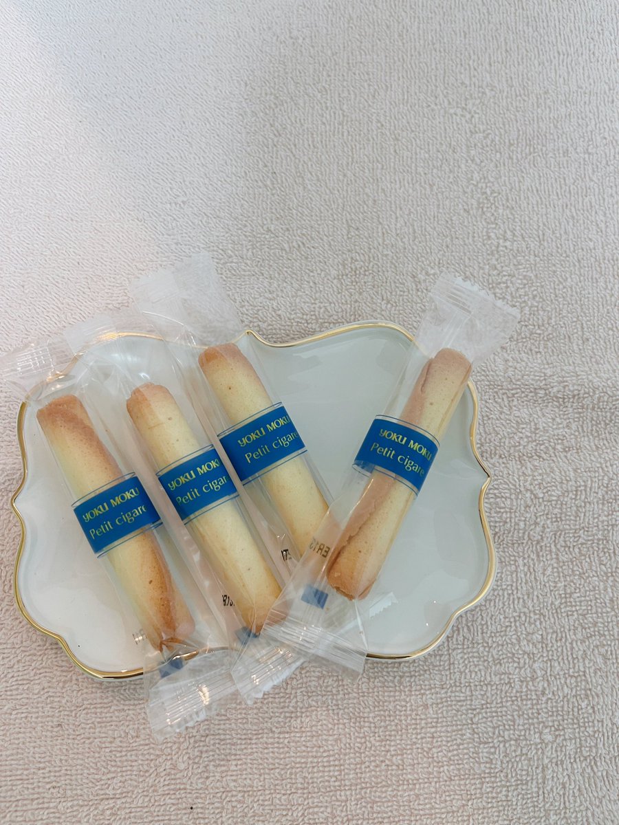 今日からお茶請けメンバーの仲間入りをしたミニヨックモックちゃん♡
かわいい...🥺💓

ミニなんて初めて見た👀
私が知らなかっただけかな〜？🤔💓