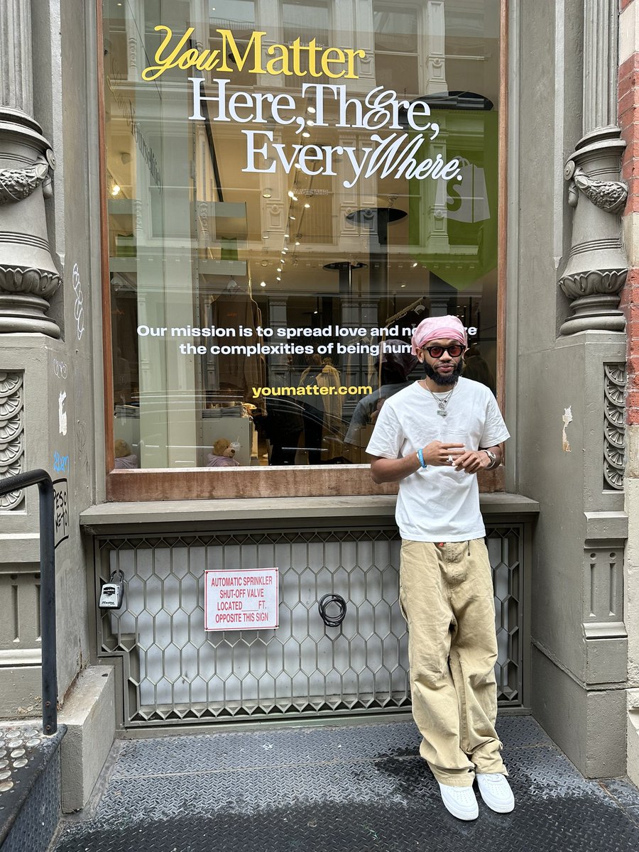 DemetriusHarmon's tweet image. from my mama living room to my first pop up in new york