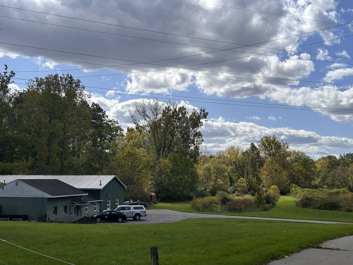 MusselLab_DW's tweet photo. @MusselLab_DW research team visited #saline research hatchery Friday. #beautiful day to check on adult #mussels in raceways and brainstorm #unionid propagation with our #team and MDNR. #conservation #cmichbio @Cmich_Biology @cmichSE https://t.co/FjPwUORG09