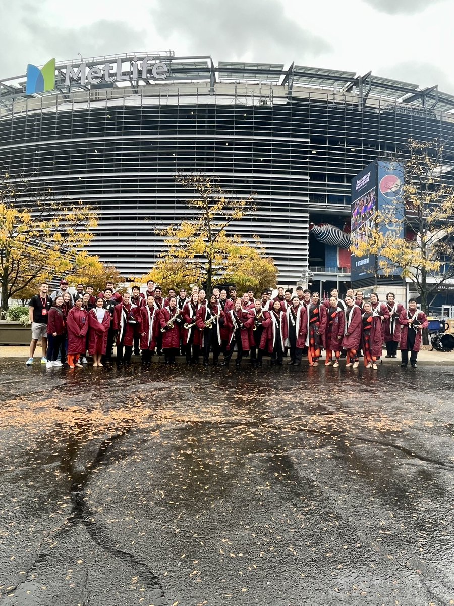 GCmusic_arts's tweet photo. Congratulations to our GC Marching Band for winning 1st place at MetLife stadium!!!!!Rain or shine they left it all on the field! @GchsDellaMonica  @MrByrneGCMusic @gcpssupt @DeMarcoGCMusic @GCUFSD @Garden_City_HS https://t.co/xH1lBQZZRD