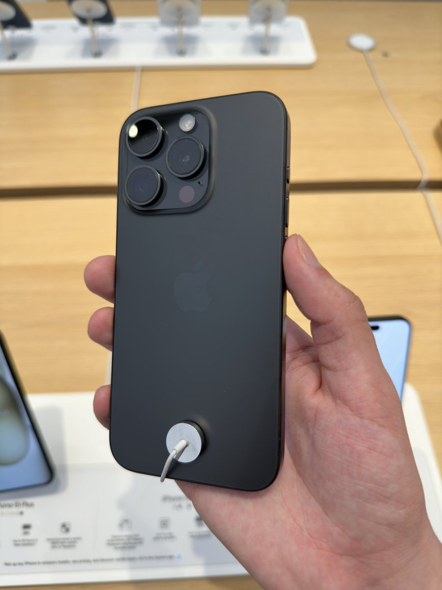 Apple Hub tweet media