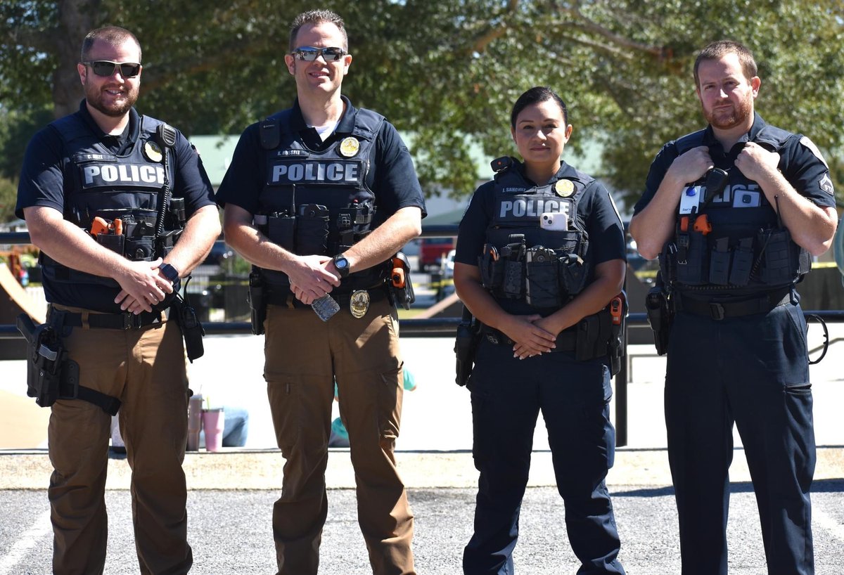 This crew (Ofc. Mize, Capt. Russell, Ofc. Sanchez, & Ofc. Spadaro) worked Roller Fest today at Tyndall Park. It was a perfect day for outdoor activities, & Benton, Arkansas Parks & Rec. does a great job organizing this & many other events. #BNPD #CommunityFirst #BentonProud