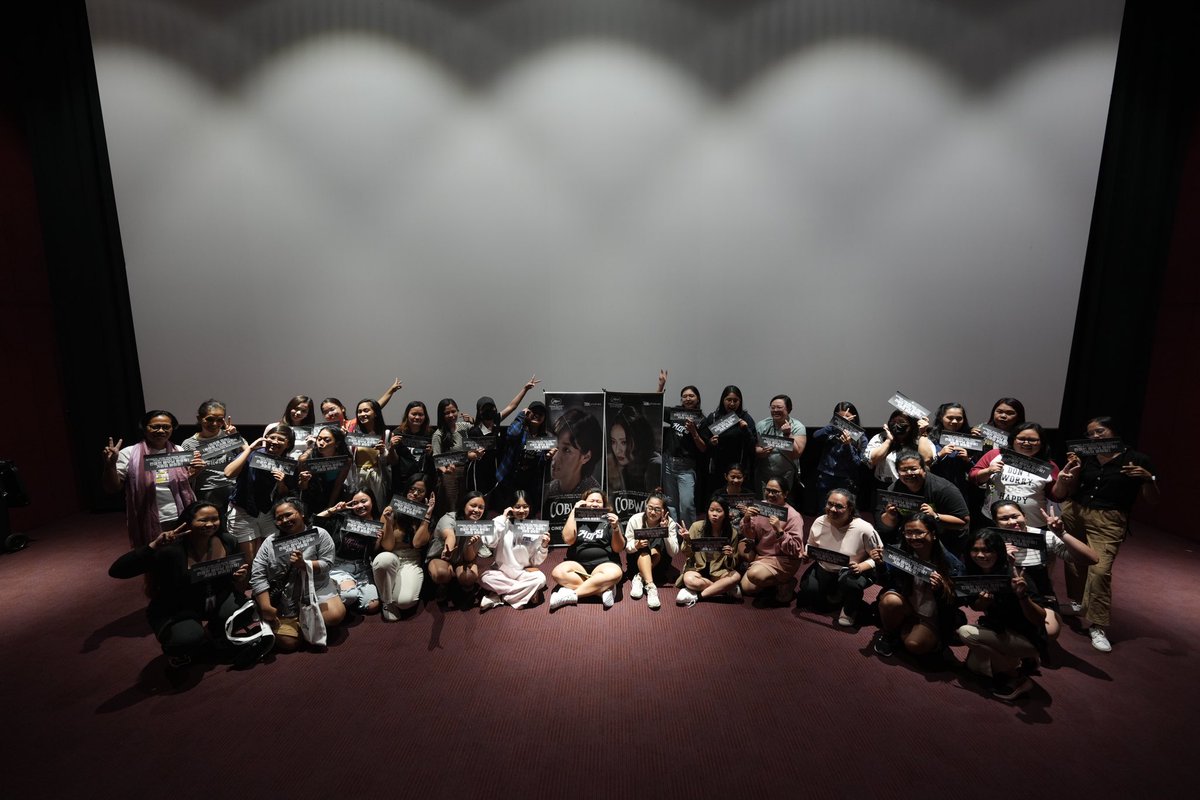 theonbitph's tweet photo. 39/40 Onbits and Friends who came to support the #Cobweb team. Thank you so much for all the love! 😉
More photos will be released soon. Stay tuned! 📸
#CobwebPH
#JeonYeoBeen
#BestSeenInCinemas https://t.co/zWNR0pGYWT