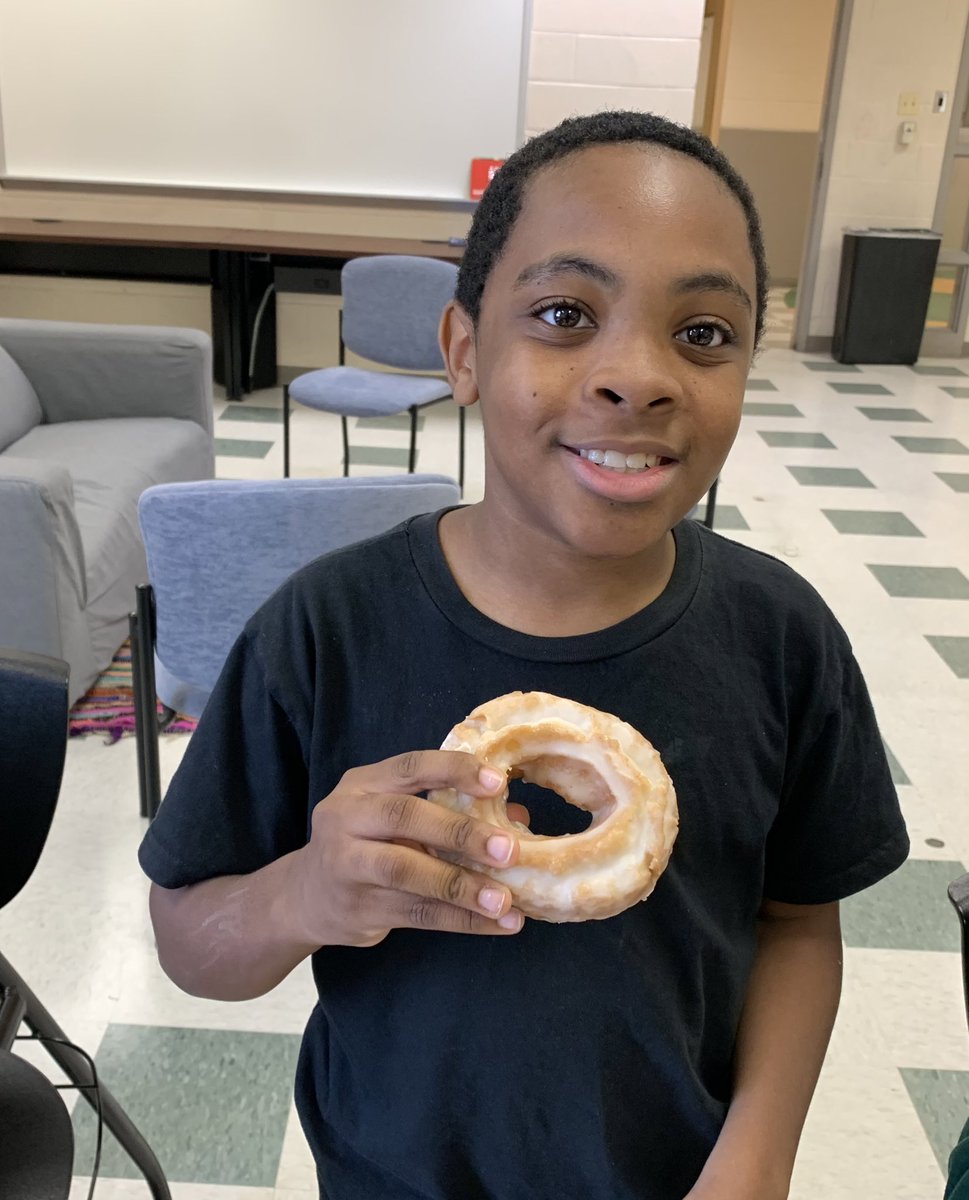 CoachMathDC's tweet image. 🍩 🏆 Leveling up our week with PERFECT attendance! 🏆💯 Our 6th-graders @SousaMiddle are on fire! Check out our scholars updating their weekly attendance tracker. 🚀#LevelUpSuccess #AttendanceGoals 🍩🎊 @dcpublicschools @DCPSChancellor
