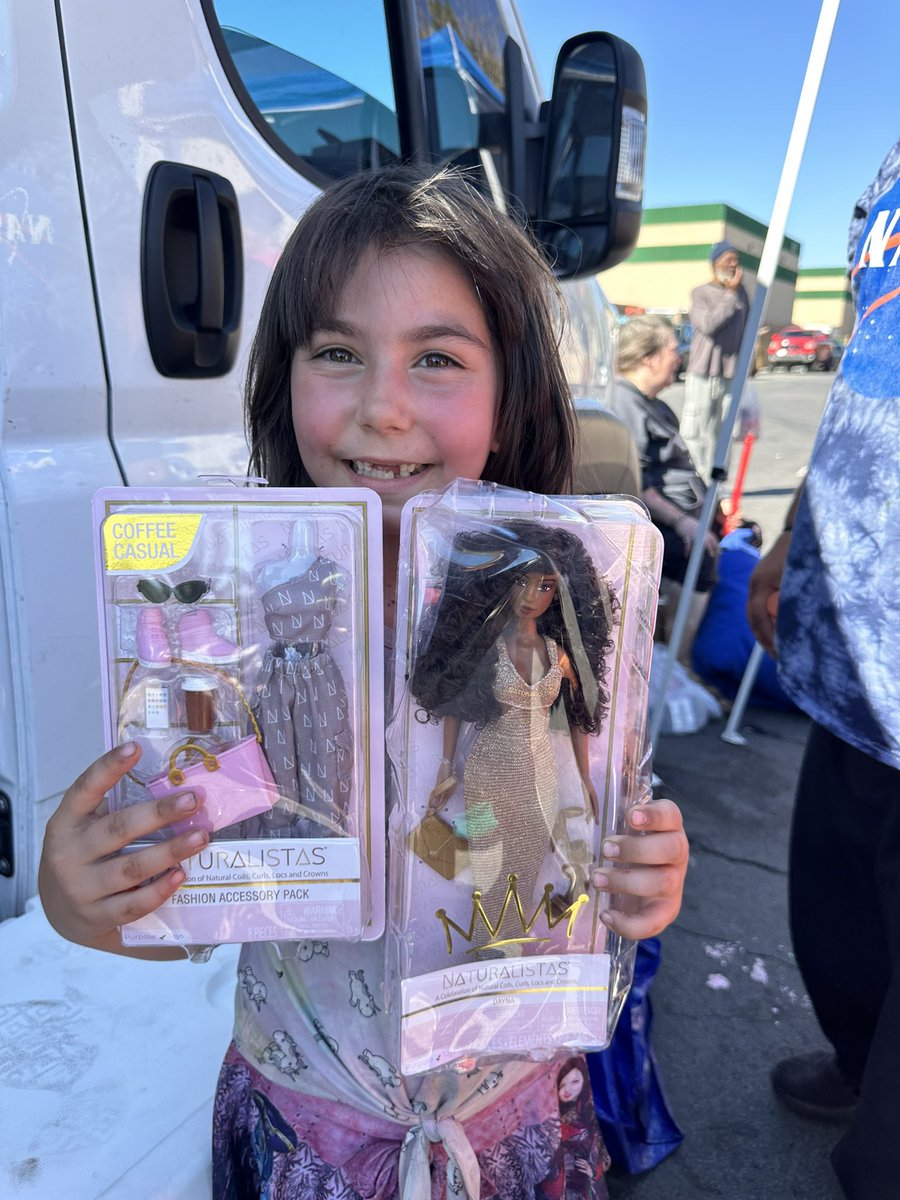 We had over 20 kids come today to get toys in Las Vegas ❤️✊🏿🙏🏾 Queen was excited about her doll.