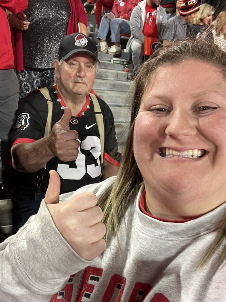 brooke__wagner's tweet photo. Dad’s first game! #GoDawgs https://t.co/hMCr6woj0K