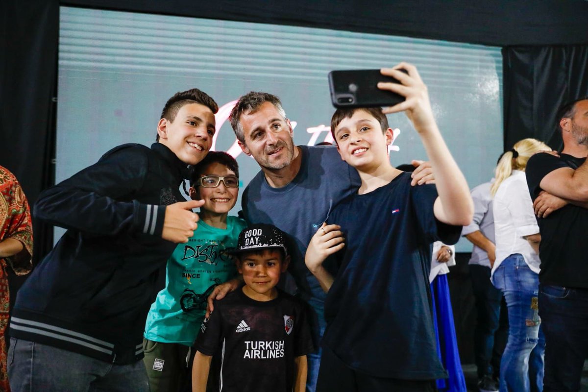 FedericoAchaval's tweet image. ¡La cultura pilarense no para de crecer!

Hoy nos encontramos con los que durante estos años llevaron la cultura y la alegría popular a cada uno de nuestros barrios.

¡Gracias por su apoyo y por acercar su arte a la comunidad!

#VamosPorMuchaMásCultura