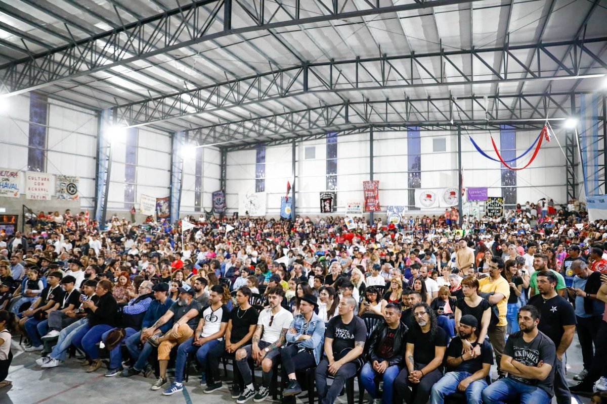 FedericoAchaval's tweet image. ¡La cultura pilarense no para de crecer!

Hoy nos encontramos con los que durante estos años llevaron la cultura y la alegría popular a cada uno de nuestros barrios.

¡Gracias por su apoyo y por acercar su arte a la comunidad!

#VamosPorMuchaMásCultura