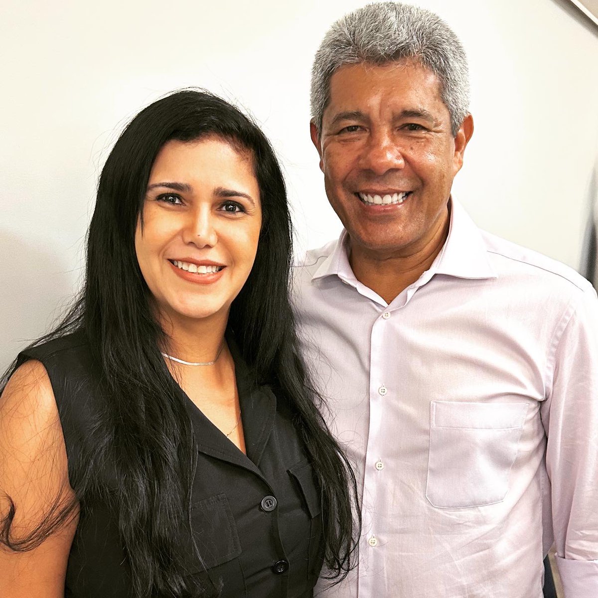 leideq's tweet photo. Reunião com o governador Jerônimo - devolutivas sobre reunião com empresários de Feira de Santana. https://t.co/UJ9z7tPotA