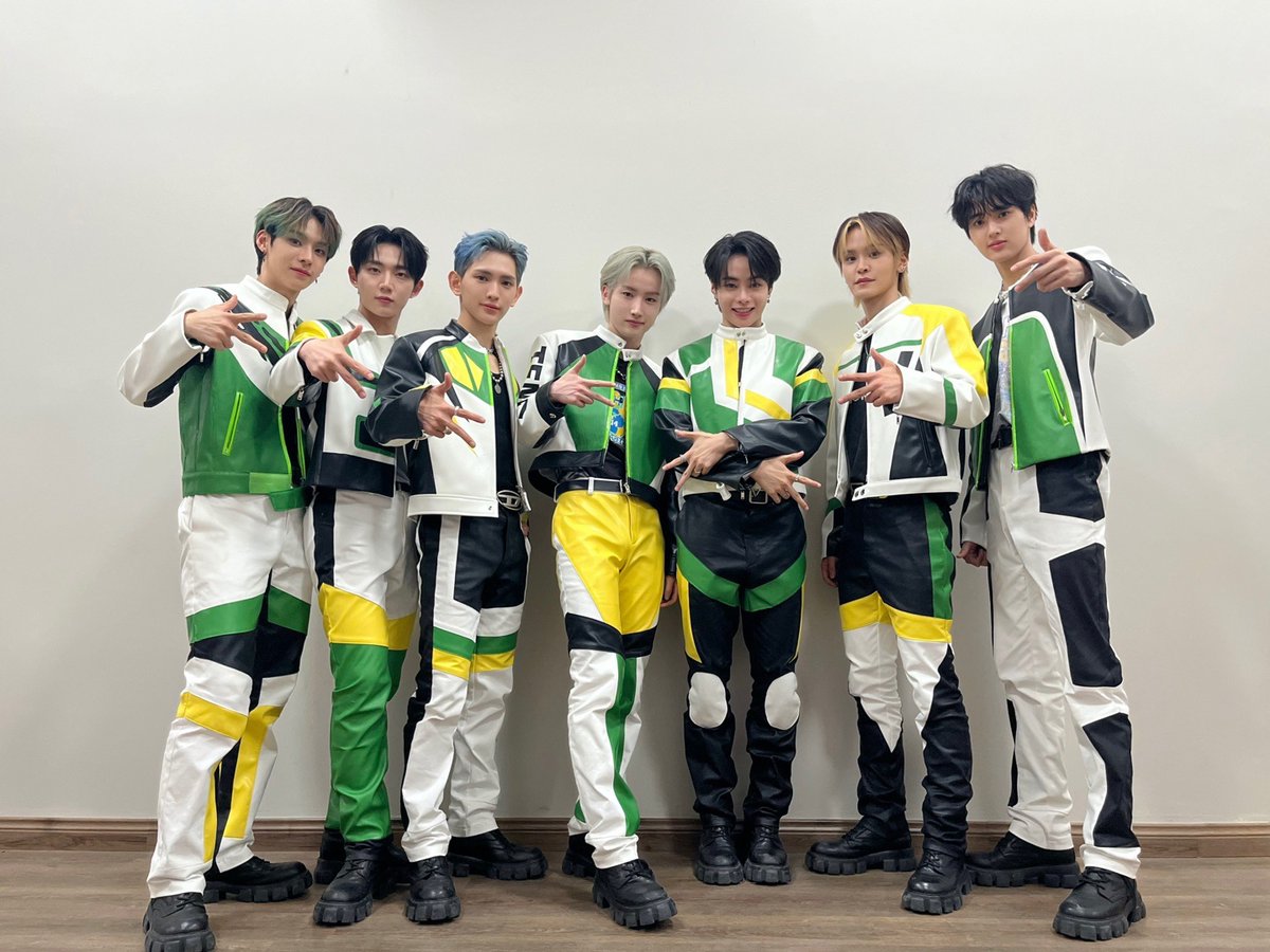 TPST__official's tweet photo. [📸TEMPIC]

23.10.08 #KCONSAUDIARABIA2023

템페스트를 이루는 요소 3가지
✔️ 완벽한 비주얼
✔️ 독기 품은 무대
✔️ iE들의 무한 사랑🫶

우리 갓페스트 무한 응원과 사랑 덕에
사우디 케이콘도 완벽하게 마무리 하고 왔어요✌️
السعودية أي شكرا لك🩵

#TEMPEST #템페스트
#폭풍속으로 #VroomVroom
#한빈 #형섭 #혁 #은찬
#LEW #화랑 #태래
#KCON