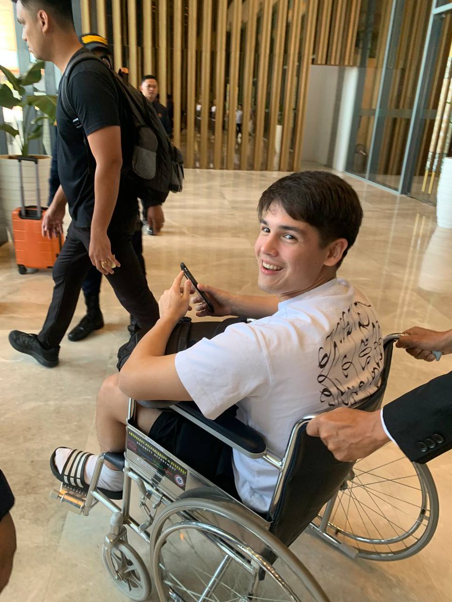 have a safe flight kobs , hope you feel better ✨💛