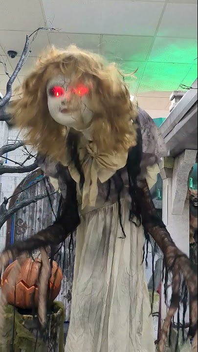 animatronicsotd's tweet photo. today's animatronic of the day is darling dolly from spirit halloween! https://t.co/6MZKgdDQMC