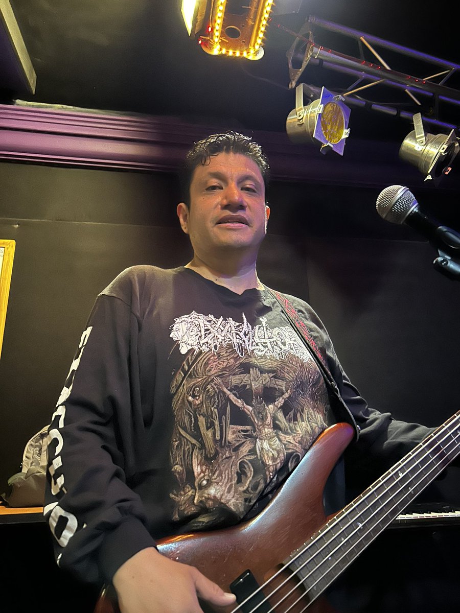 Mr_Krasnyy's tweet photo. ¡Mi banda @VectorRojo y yo estaremos en el Valiant Pub el próximo viernes 28 de octubre con nuestros amigos de #leonoraband comandada por mi amigo @maselfer los esperamos! #vectorrojo #leonoraband #mrkrasnyy #segundopiso #rock #rockmexicano #fyp #valiantpub #cdmx #Centro https://t.co/gwflEGz7KJ