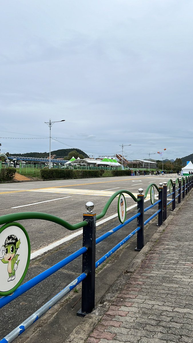 나 진짜 2시간 자고 왔는데 옹성우 못 보면 많이 슬플듯