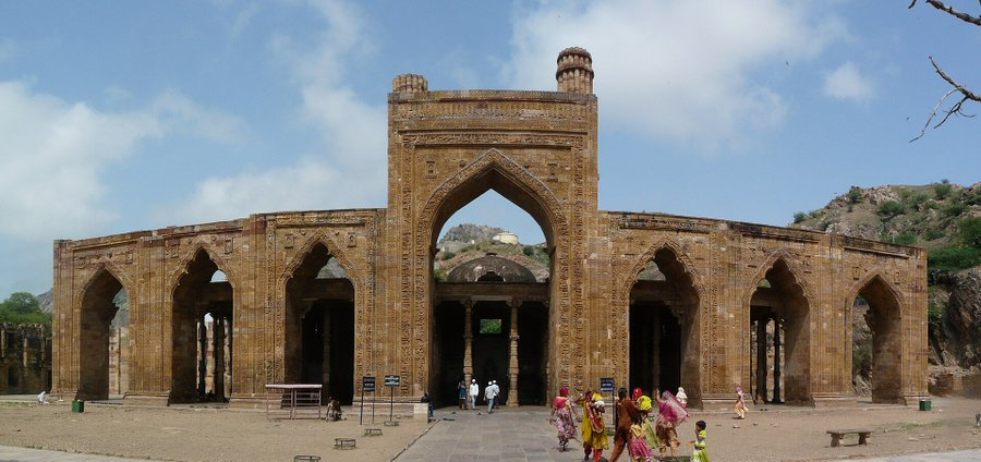 Islamic structures were allegedly built over Hindu Temples Islamic structures were allegedly built over Hindu Temples 10. Saraswati Temple, Ajmer - Adhai Din Ka Jhonpra