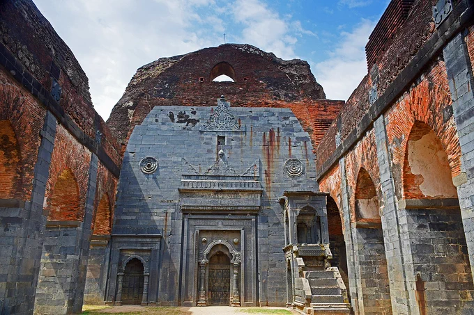 6. Adinath Temple, West Bengal - Adina Structure 