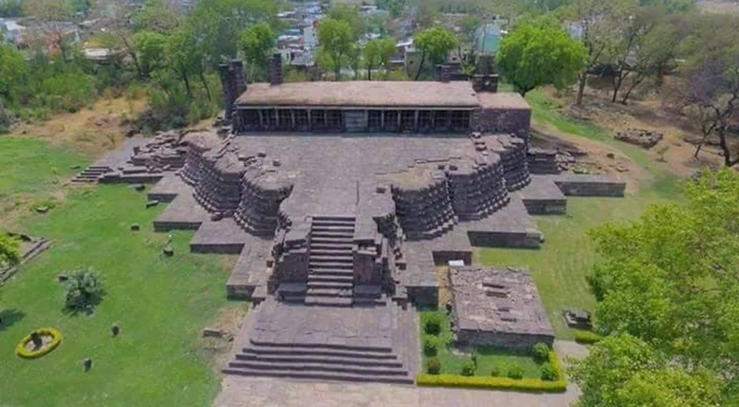 Islamic structures were allegedly built over Hindu Temples 8. Vijay Mandal - Bijamandal Structure Islamic structures were allegedly built over Hindu Temples