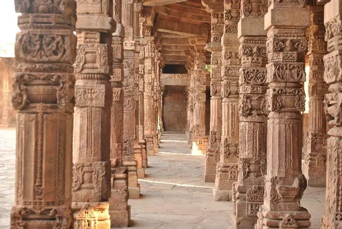 9. Dhruv Stambh, Delhi- Qutub Minar
