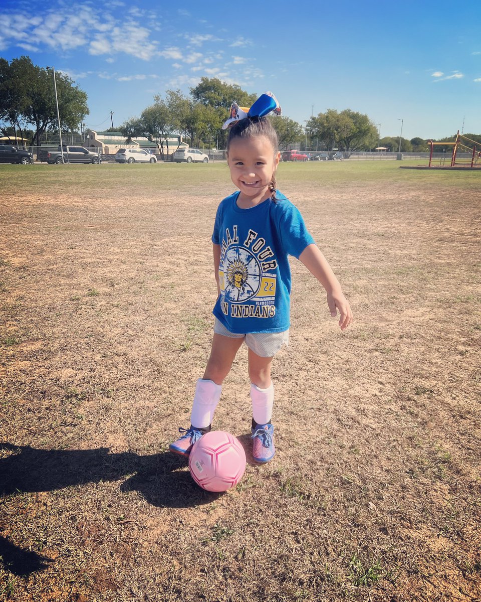 kayla_113's tweet photo. My little soccer player 💙 Love her more than life! https://t.co/iljEY0lnlb
