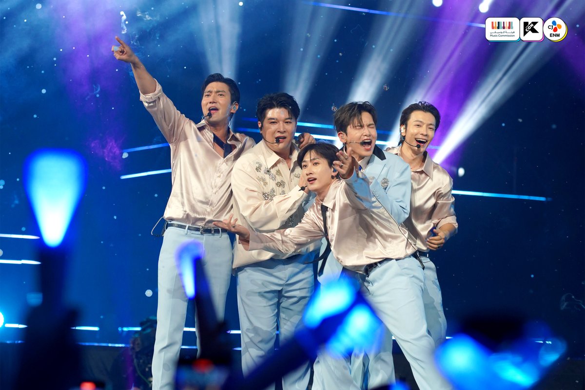 kconsaudiarabia's tweet photo. [#KCONSAUDIARABIA2023] 
SHOW HIGHLIGHT - DAY 2

Everything was amazing😍 
Thank you for such a fantastic night🌙🌃

💚10/6 ~ 10/7
✨Let’s #KCON ! https://t.co/I7loFMHP3K