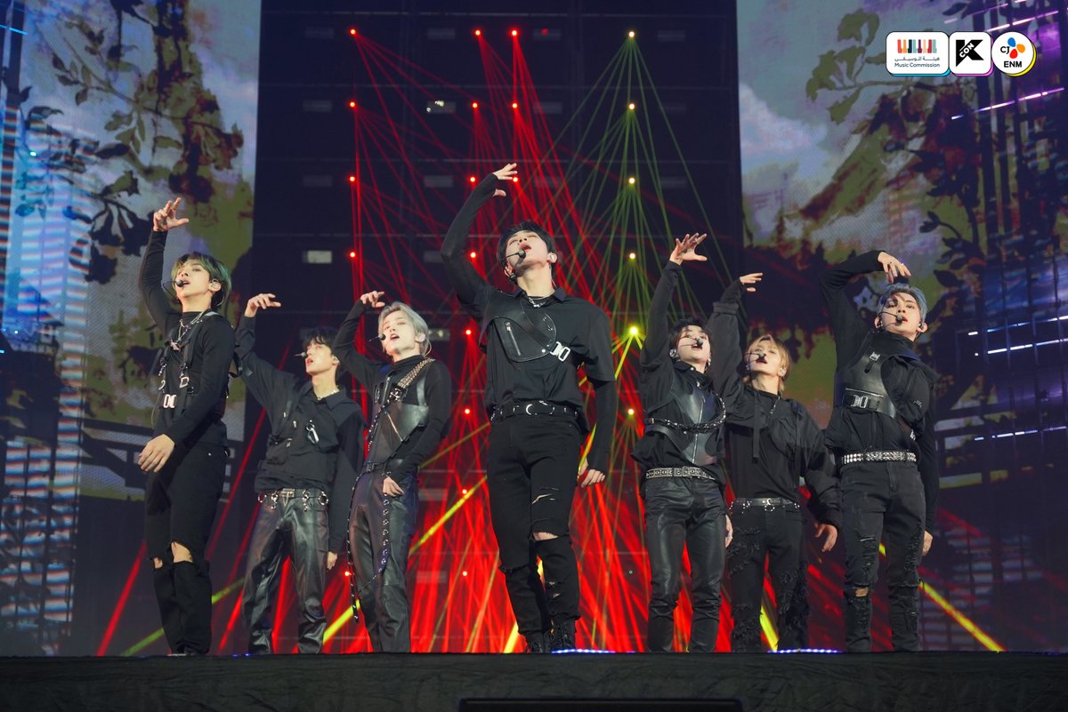 kconsaudiarabia's tweet photo. [#KCONSAUDIARABIA2023] 
SHOW HIGHLIGHT - DAY 2

Everything was amazing😍 
Thank you for such a fantastic night🌙🌃

💚10/6 ~ 10/7
✨Let’s #KCON ! https://t.co/I7loFMHP3K