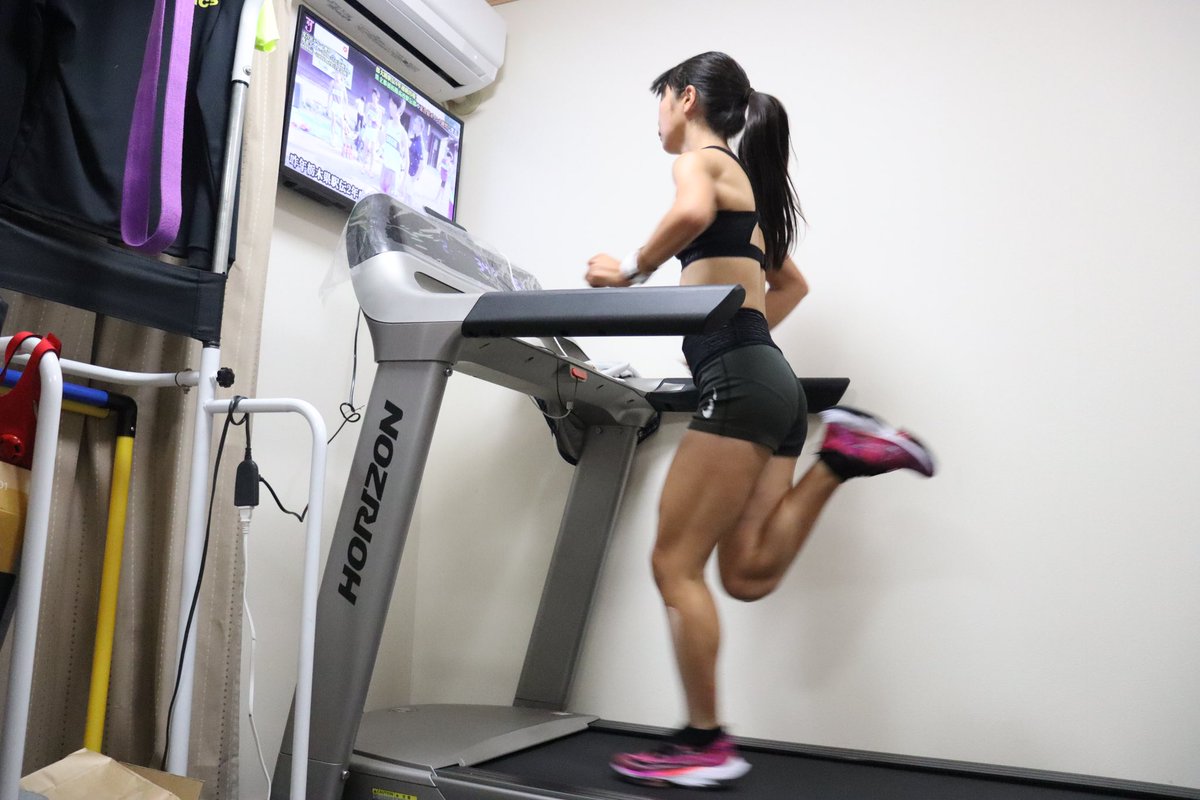 kei30432187's tweet photo. 10月08日
#treadmill
#longrun   11k
#stride       5×100m
今週も無難に淡々と終わる事が出来ました。
また、変わらず淡々と🏃‍♀️💨
https://t.co/20BB0r5CIY?…

#2xu #NIKE #training #workout #hrmax #runningform #bloodlactate #ラクテートプロ2 #血中乳酸測定 #jk #陸上女子 #女子高生 https://t.co/6UfjiyBNMh