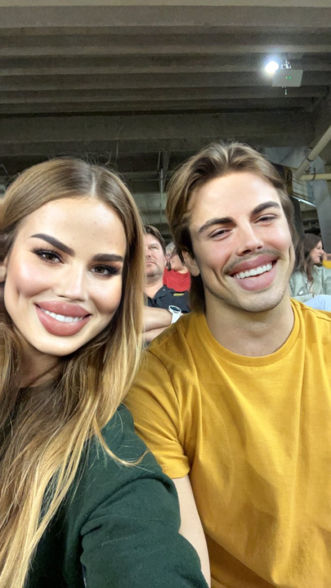 losackjordan's tweet image. #SicEm #SicTech goooo bears HOORAH🧸💚💛