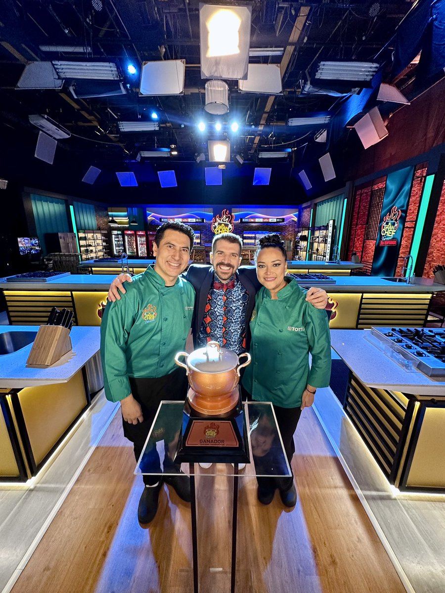 Sr_Pelaez's tweet photo. No tienen IDEA lo feliz que me ha hecho esta temporada ! GRACIAS #ElGranChefFamosos 🫶🙌💚 https://t.co/nbyZgARGr7