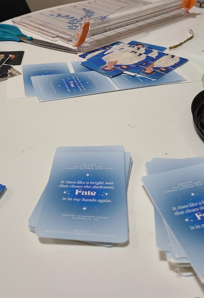indigistay's tweet photo. sneak peek at some Enhypen freebies for Tuesday night in AZ...
#ENGENE #ENHAinGLENDALE
#ENHYPEN #EHYPENinAZ #ENHAxAZ #EN_WORLDTOUR_FATE #FATE_IN_US https://t.co/kobVqeWQEz