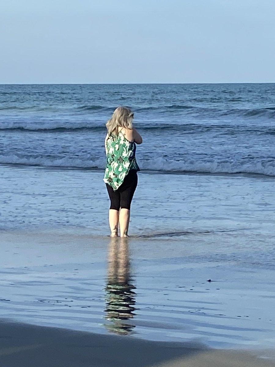truesim's tweet photo. Getting Recharged…. https://t.co/ZfcuWAkcOq