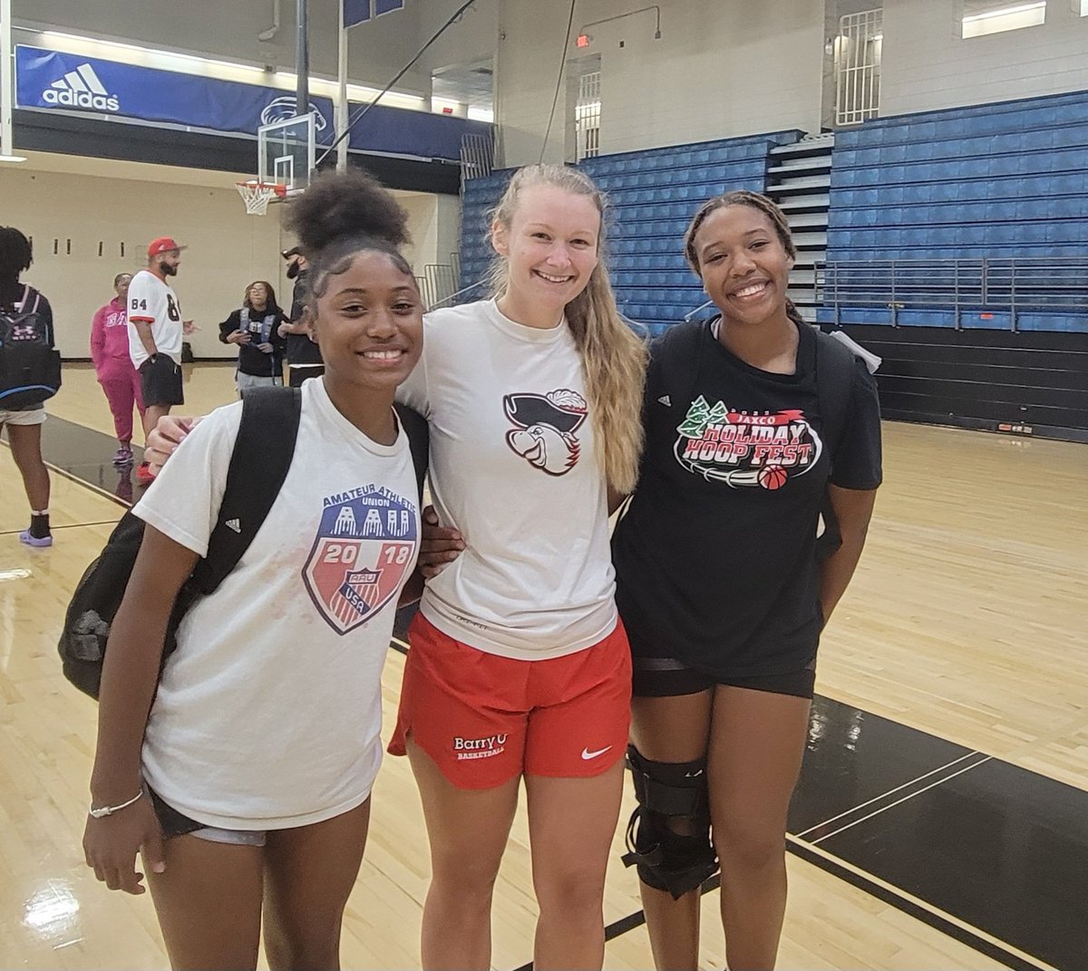 LondonBY2026's tweet photo. Not a bad day today at the #prospectshowcase...another opportunity to get better. Thank you @BarryUWBB and @Shorter_WBB for the invite.
@dhsladyfalcons @alston_jamel @DirtyDacSports https://t.co/W68dNK3Sun