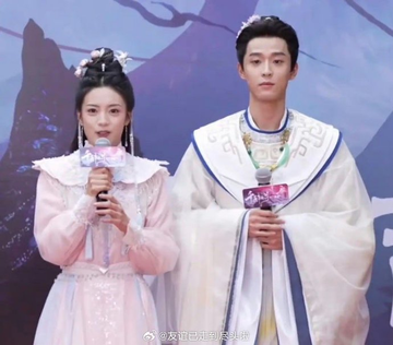 darkrivertes's tweet photo. O drama #千朵桃花一世开 com #ZhangBinBin #LukeChen #SunZhenNi #ZhangYaQin #WuYuHeng lança fotos para o inicio da cerimonia das filmagem hoje.  

- Estreia Prevista para fim de 2024/2025 https://t.co/OJXSFkmEMi
