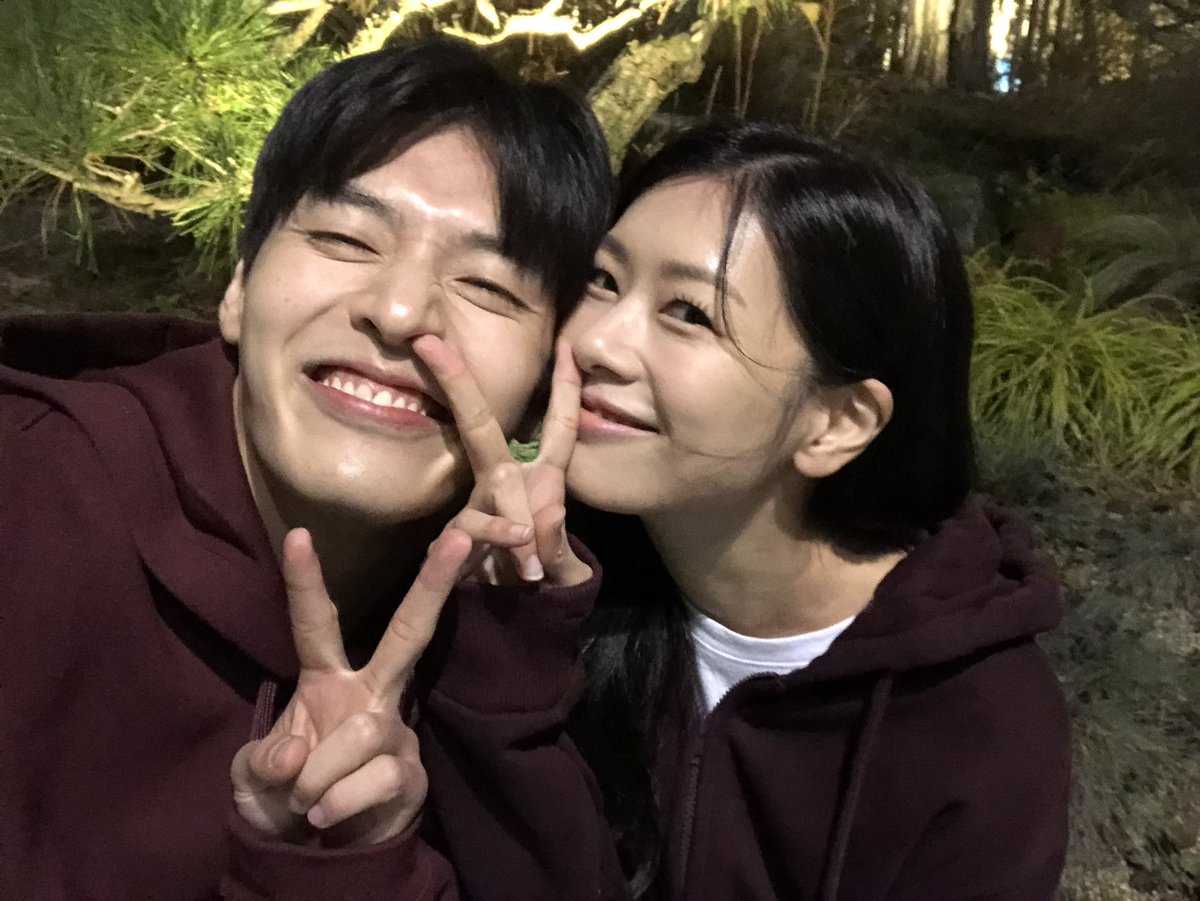 season__22's tweet photo. 정열나라 케미 너무 좋음 https://t.co/yXGcnisowy