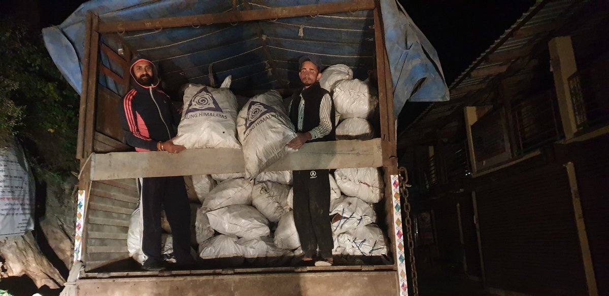 iPradeepSangwan's tweet photo. Approx 280 bags of mainly plastic waste 

Concluding our Pilgrimage for a purpose 

Every year it’s a new learning at high altitude 

Manimahesh Yatra 

Thank you @DCChamba for the love, strength &amp; support https://t.co/0MWVmE4rNJ