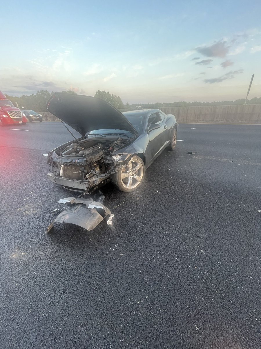 JaretJohnson4's tweet photo. I love my girl but she can’t drive for shit😩😤🤢🤧 https://t.co/Sb0jqyjoFL