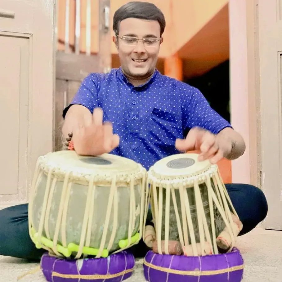 YagnangP's tweet photo. જય અંબે.....!!🔱
#Navratri2023 Celebration Begins With #BethaGarba Competition..!!♥️🎹
#Riyaz #Tabala #TablaLover #Music #MusicLover #Garba #Art #Artist #Blessed #RiyazTime #Happiness #TeamWork #Positivity #Divinity #Love #Life #Happiness #Navratri https://t.co/DRiKMPo9p1
