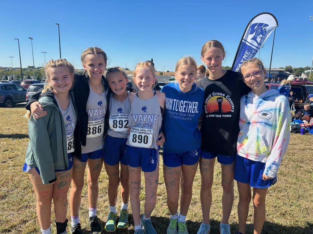 BrianKesting's tweet image. Wayne JH girls XC team places second at the state meet and has three individual medalists.  Alivia placed 17th out of 245 runners #WeAreWayne #BlueDevilXC