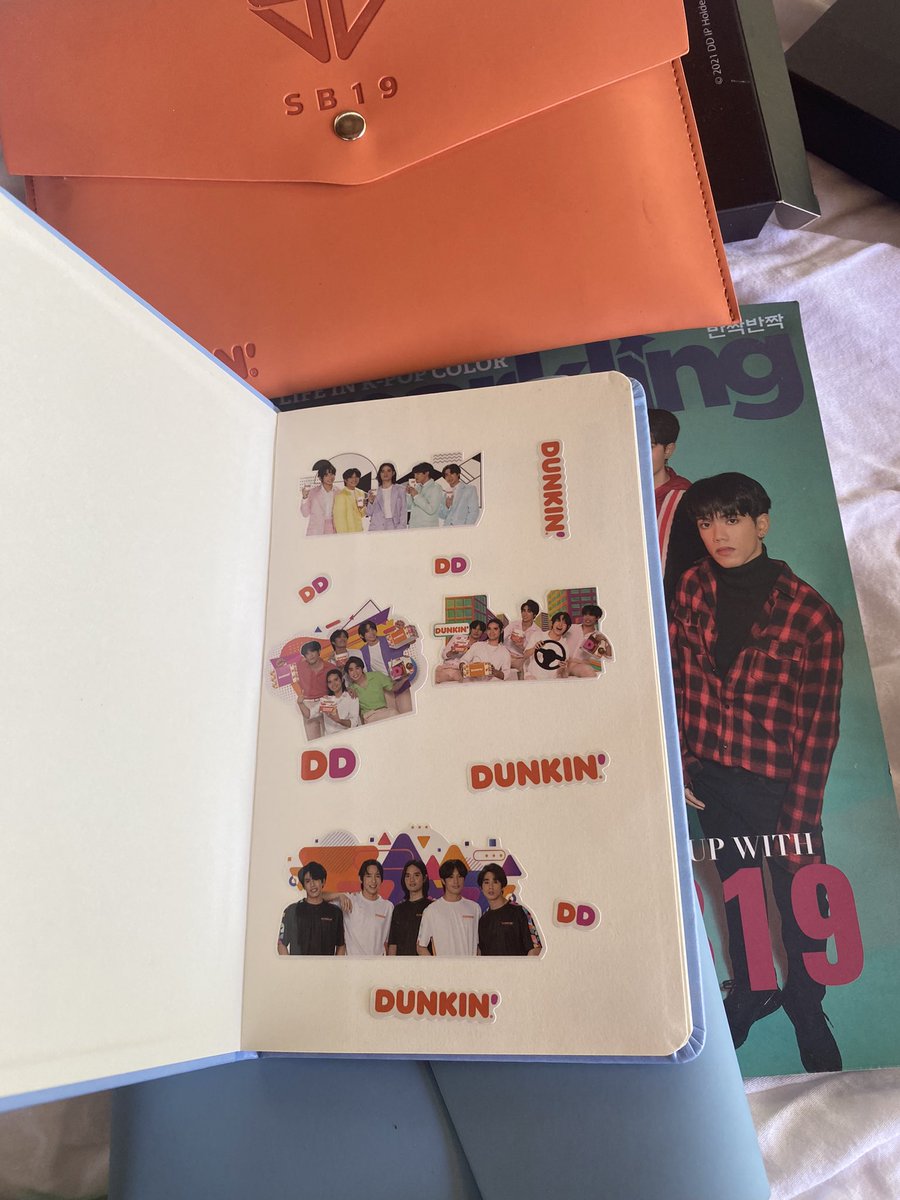 FamzJune's tweet photo. Selling some of my SB19 Merch Thread 

Sparkling magazine w/ 2 Dunkin Donut Notebook ( notebook w/ sticker inside) - 800

SB19 official notebook (sticker inside)- 500.00

MOP - Gcash/MBTC
MOD - J &amp; T

RFS - need funds https://t.co/XzaldD8XND