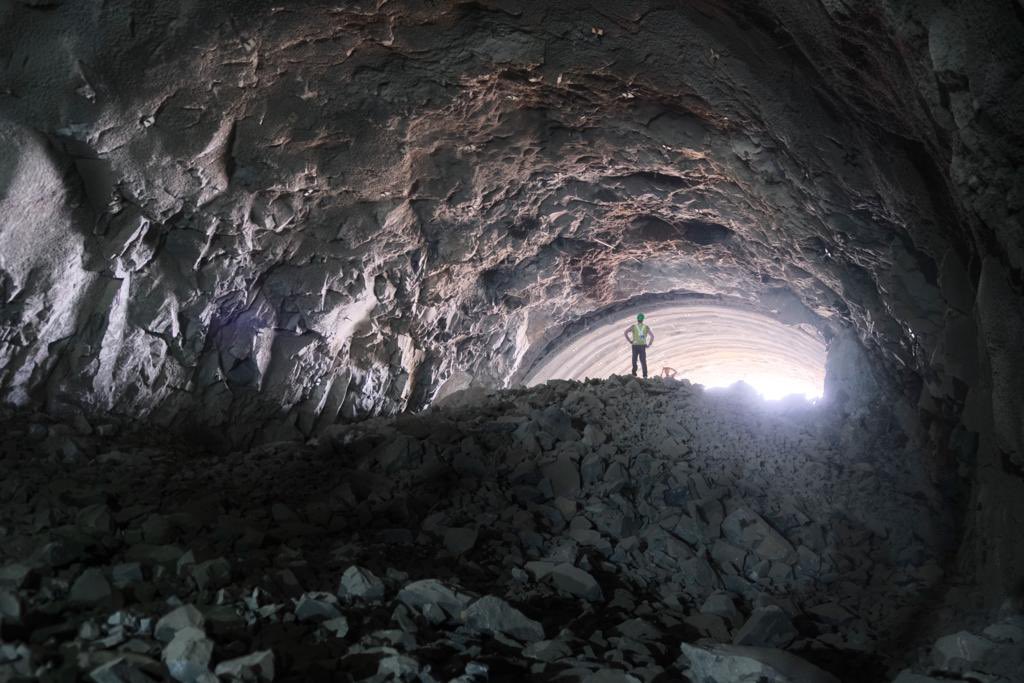 IndianTechGuide's tweet photo. 🚨 Breakthrough of first mountain tunnel for Mumbai-Ahmedabad bullet train corridor achieved in Gujarat. https://t.co/XiK3ifvrmL