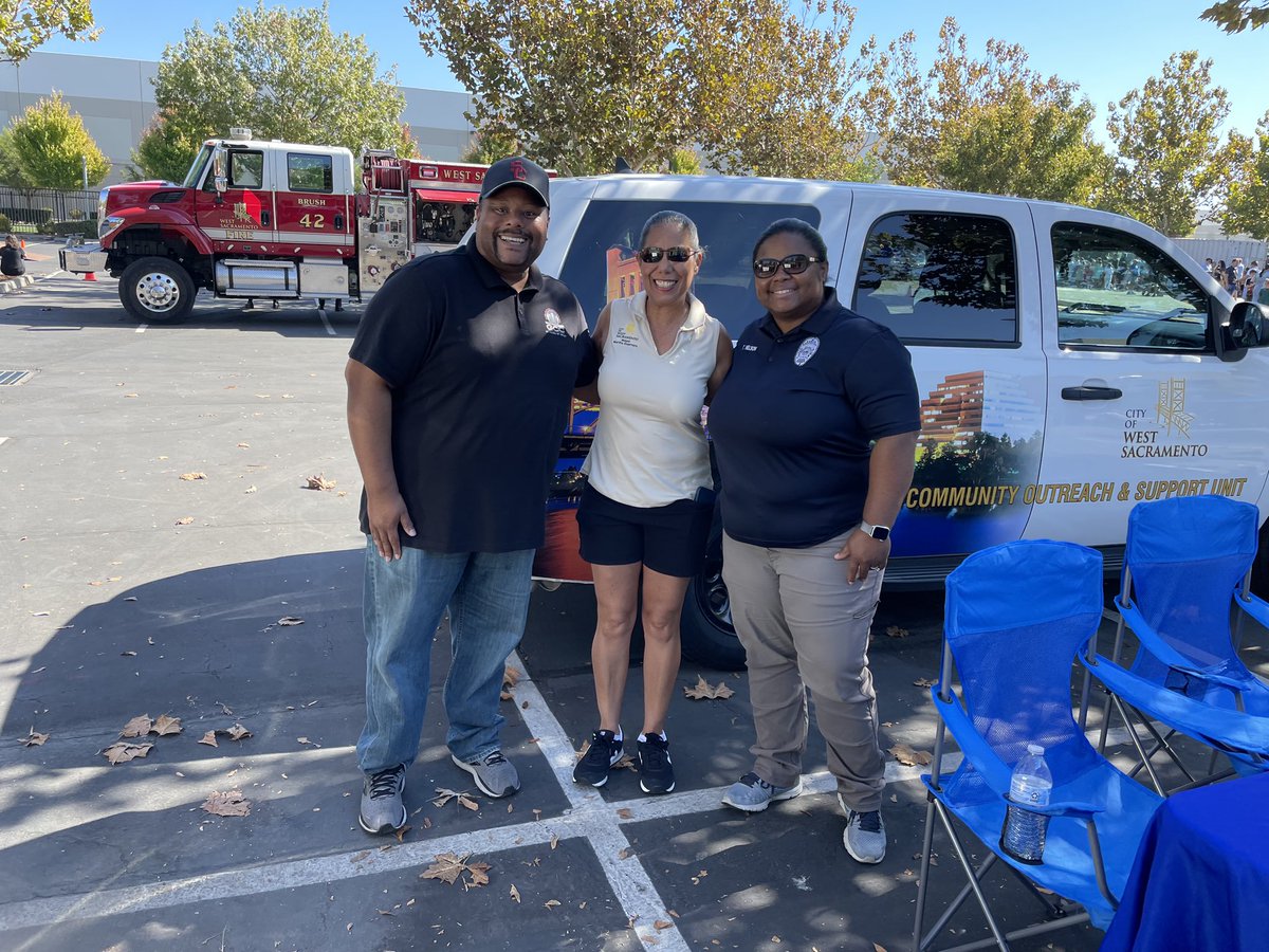 gcc_jsample's tweet image. Day 46- Enjoyed attending EPIC’s Annual Harvest Festival! Thank you to West Sac Mayor Martha Guerrero for supporting this amazing event! Congratulations Dr. Kosch on a great job! #gcc_charters #gcclevelup #proudgccsupt