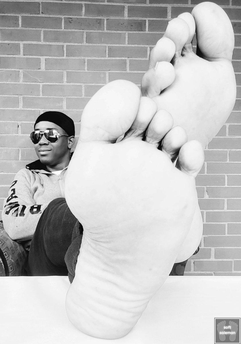 softsoleman's tweet photo. #softsoleman #malefeet #malesoles #manlyfeet #manlysoles #piedsmasculins #guyfeet #dudefeet #bigfeet #legendarysoles #legendaryfeet #greatsoles #perfectsoles #smoothsoles #softsoles #malefeetworld #malefeetworldwide #malefeetcommunity #blackandwhite #noiretblanc #photography https://t.co/T31NjLrtYW